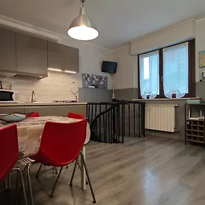 Aleph With Private Parking, Next Train Station Apartment Como